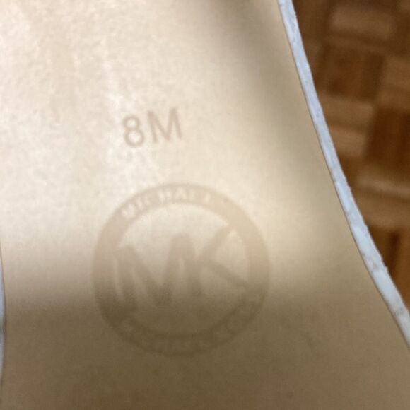 Michael Michael Kors Hutton White Embossed Ankle Strap Sandals. Size 8. - Picture 7 of 10
